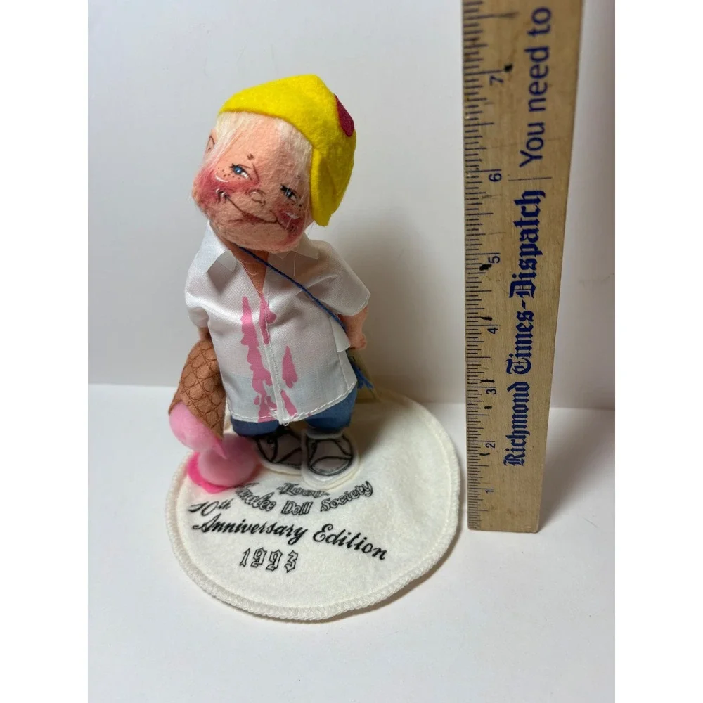 Annalee Mobilitee 1993 10th Anniversary Doll Society Boy w Ice Cream w Pin & Bag